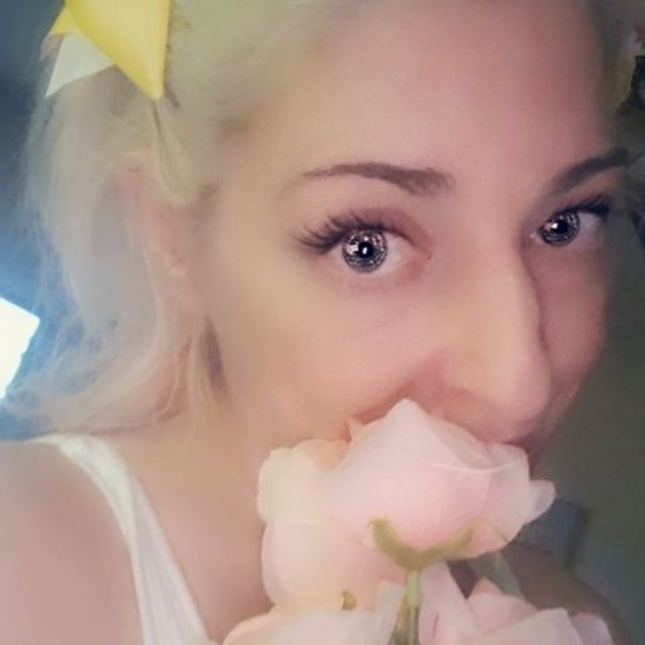 Meet your Posher, Kimberly - Picture 1 of 1